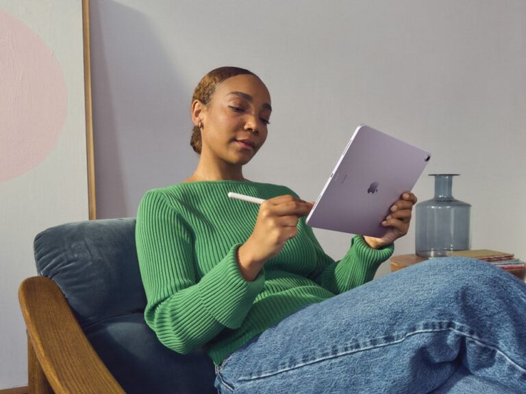 Apple iPad Air lifestyle 240507 big.jpg.large