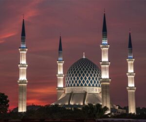 00 the shah alam blue mosque is the jewel of selangor featured image 04