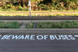 1744873017 guided bus