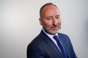 1746081191 mark perkins avove executive chair